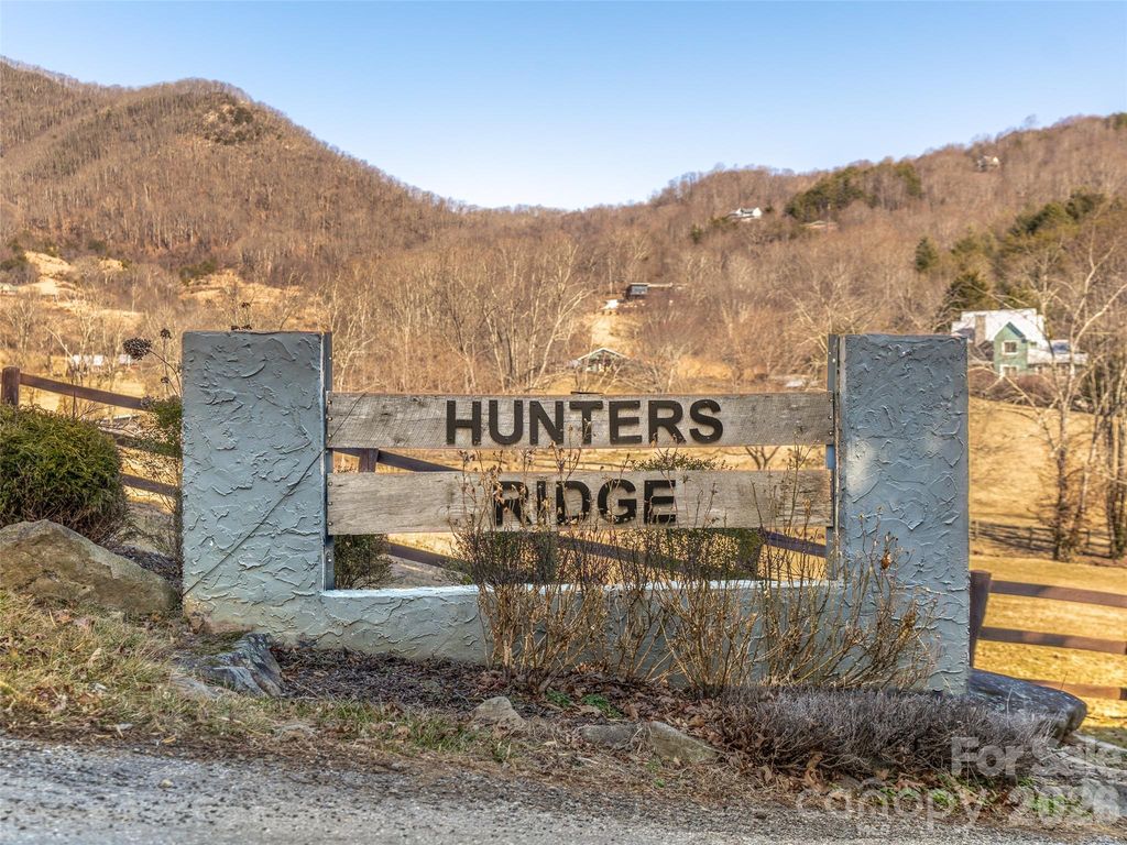 9999 Hunters Ridge Drive, Canton, NC 28716