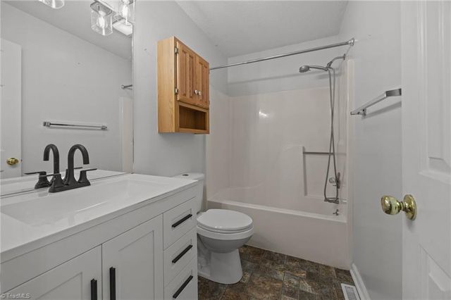 7410 Friendship Ledford Road, Winston-salem, NC 27107