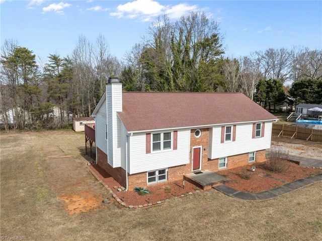 7410 Friendship Ledford Road, Winston-salem, NC 27107