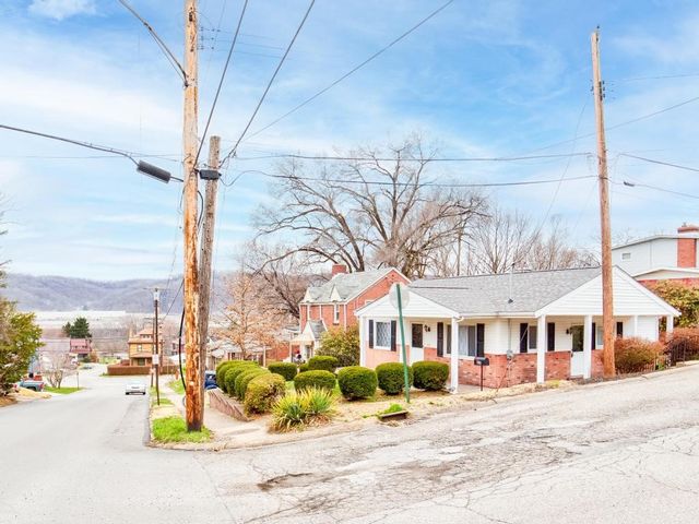 413 Bauman Ave, Baden, PA 15005