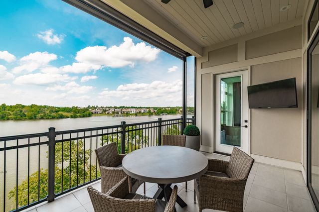 1024 Club View Dr Unit D301, Gallatin, TN 37066