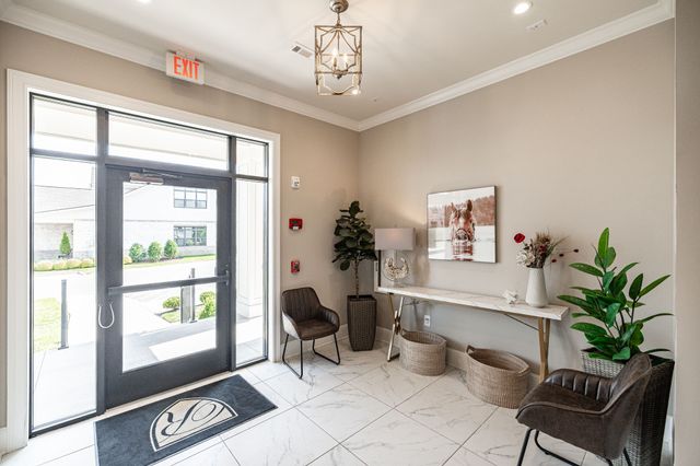 1024 Club View Dr Unit D301, Gallatin, TN 37066