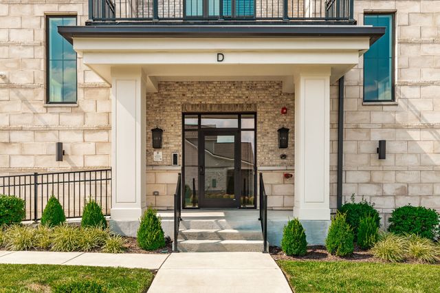 1024 Club View Dr Unit D301, Gallatin, TN 37066