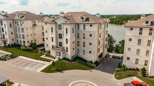 1024 Club View Dr Unit D301, Gallatin, TN 37066