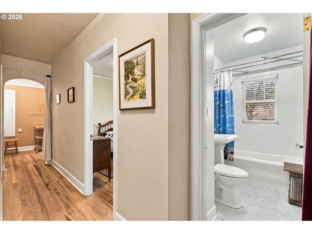 711 Ne RANDALL Ave 105, Portland, OR 97232