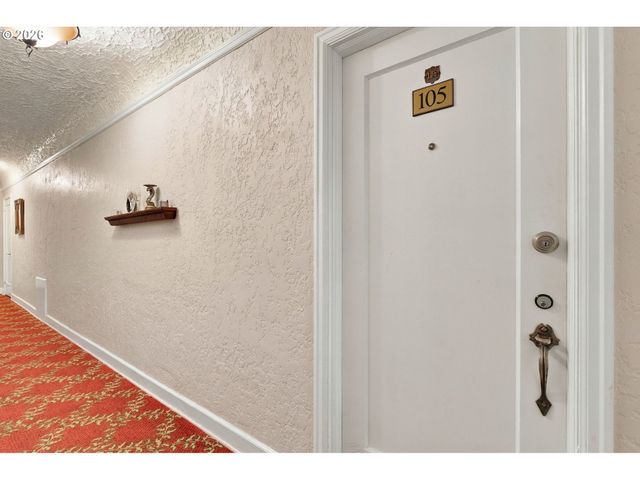 711 Ne RANDALL Ave 105, Portland, OR 97232