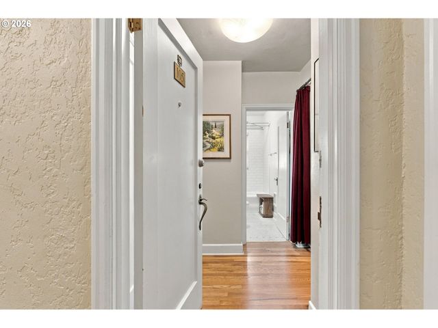 711 Ne RANDALL Ave 105, Portland, OR 97232