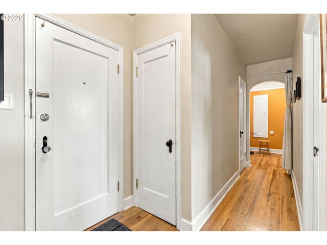 711 Ne RANDALL Ave 105, Portland, OR 97232