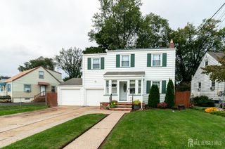 9 McAuliffe Drive, North Brunswick, NJ 08902
