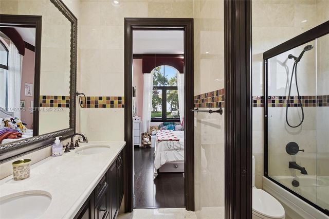 12991 Lerida St, Coral Gables, FL 33156