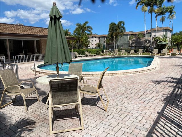 2471 SW 82nd Ave 207, Davie, FL 33324