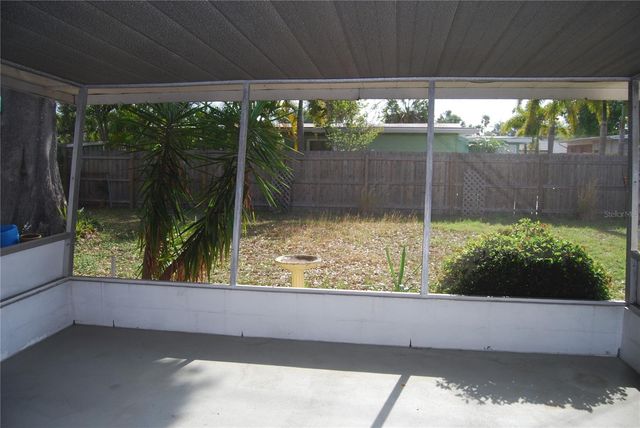 2871 67TH STREET N, St Petersburg, FL 33710