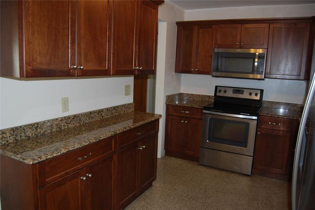 2871 67TH STREET N, St Petersburg, FL 33710