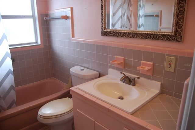 2871 67TH STREET N, St Petersburg, FL 33710