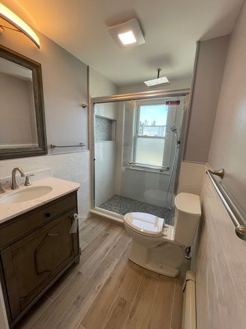 18 Billings Rd 2, Quincy, MA 02171