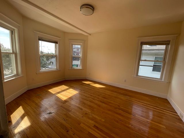 18 Billings Rd 2, Quincy, MA 02171