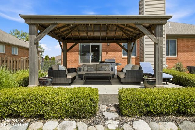 21712 Sabrina Drive, Macomb, MI 48044