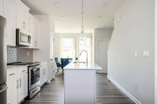 2676 Brookview Lane NW, Atlanta, GA 30318