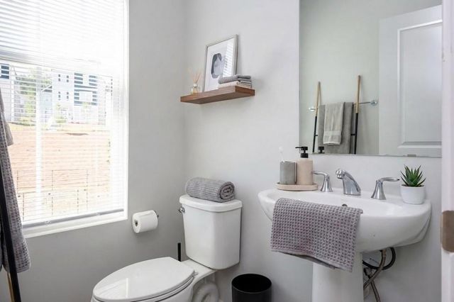 2676 Brookview Lane NW, Atlanta, GA 30318