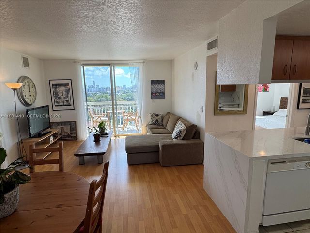 816 NW 11th St 1108, Miami, FL 33136