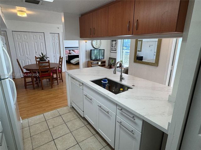 816 NW 11th St 1108, Miami, FL 33136