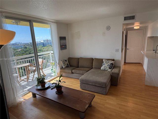 816 NW 11th St 1108, Miami, FL 33136