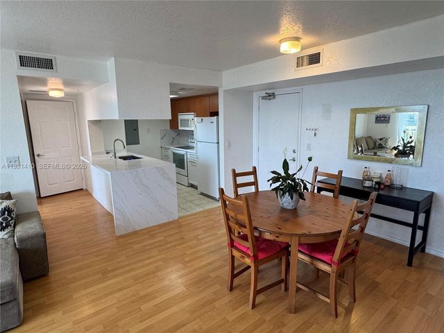 816 NW 11th St 1108, Miami, FL 33136