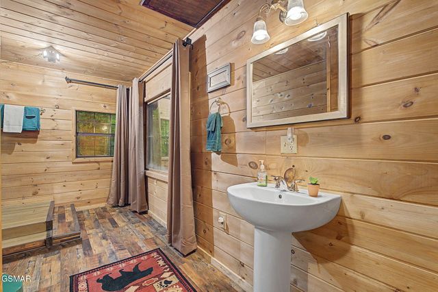1128 Ridgefield Drive, Sevierville, TN 37876