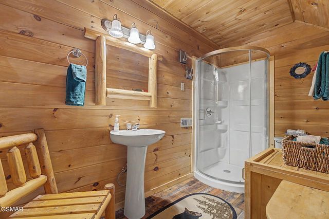 1128 Ridgefield Drive, Sevierville, TN 37876