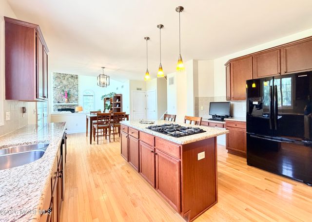 80 Stream Bank Drive, Freehold, NJ 07728