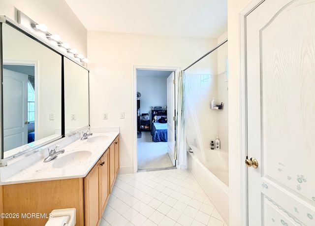 80 Stream Bank Drive, Freehold, NJ 07728