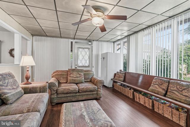 12 IDOLSTONE RD, Levittown, PA 19057