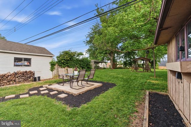 12 IDOLSTONE RD, Levittown, PA 19057