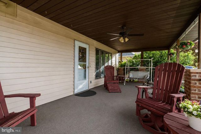 12 IDOLSTONE RD, Levittown, PA 19057