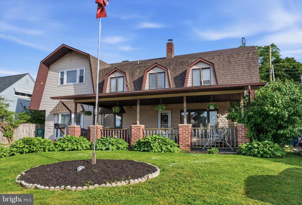 12 IDOLSTONE RD, Levittown, PA 19057