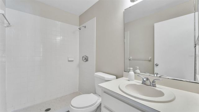 236 VILLAGE CREST COURT, Lakeland, FL 33809