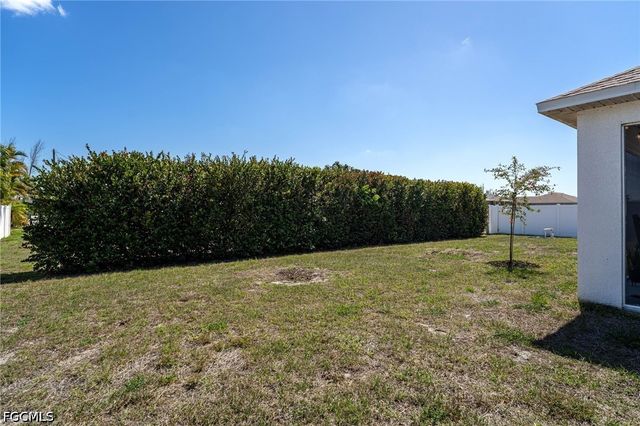 1900 NW 21st TER, Cape Coral, FL 33993