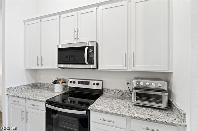 1900 NW 21st TER, Cape Coral, FL 33993