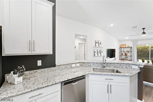 1900 NW 21st TER, Cape Coral, FL 33993