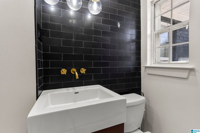 5413 CRESTWOOD BOULEVARD, Birmingham, AL 35212