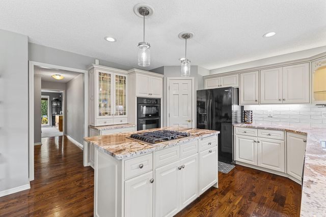 8048 Ranchview Lane N, Maple Grove, MN 55311