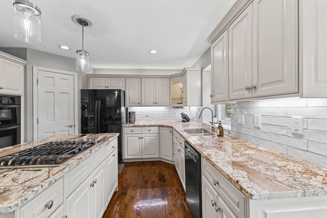 8048 Ranchview Lane N, Maple Grove, MN 55311