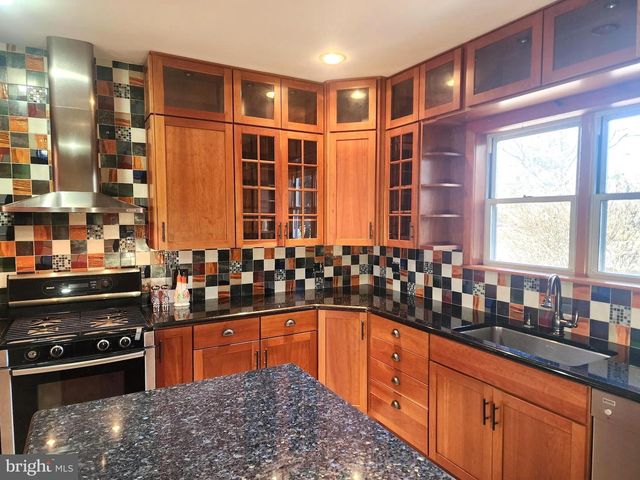 110 COLONIAL, Norristown, PA 19403