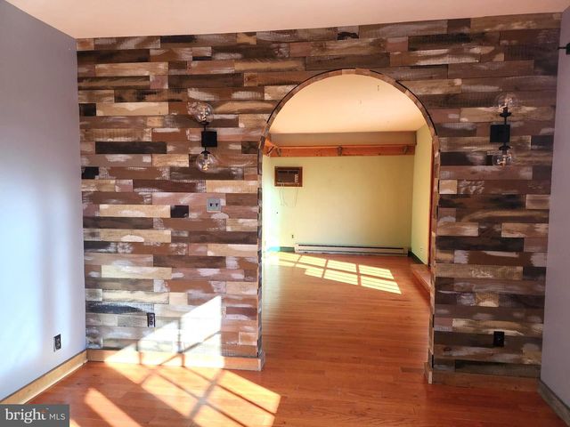 110 COLONIAL, Norristown, PA 19403