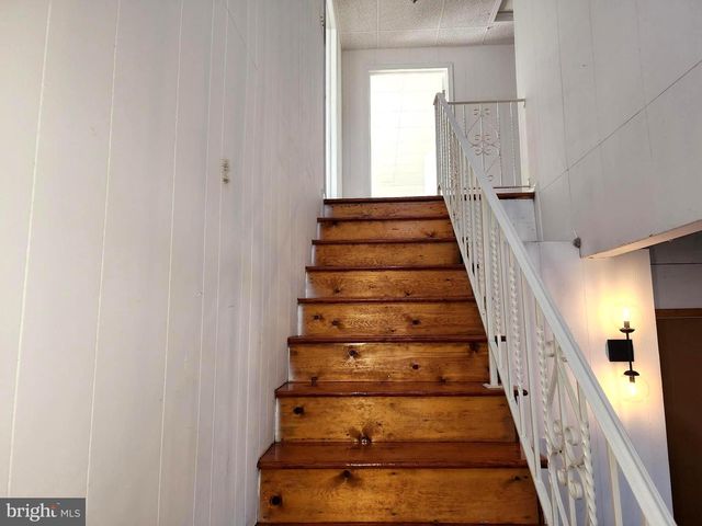 110 COLONIAL, Norristown, PA 19403