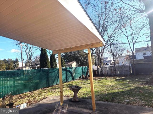 110 COLONIAL, Norristown, PA 19403