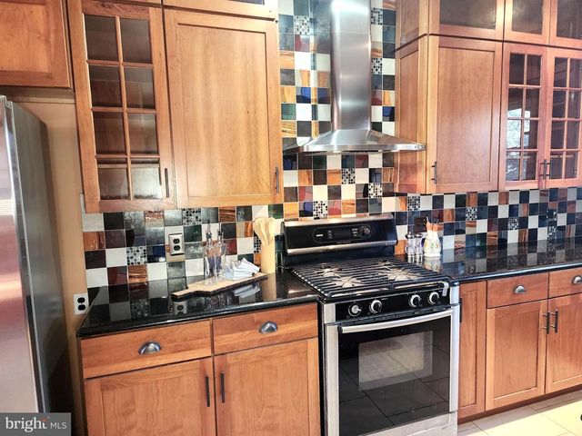 110 COLONIAL, Norristown, PA 19403