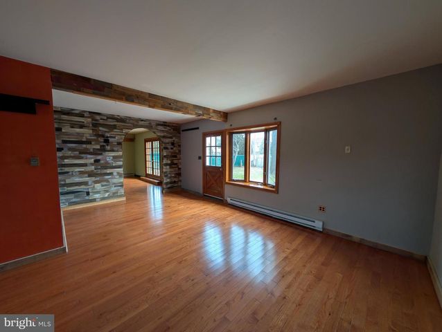 110 COLONIAL, Norristown, PA 19403