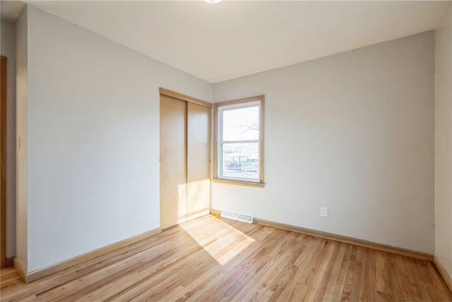 920 26th St, Marion, IA 52302