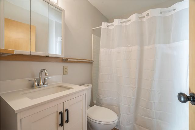 920 26th St, Marion, IA 52302